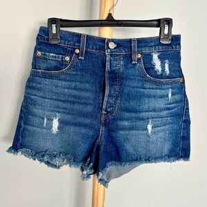 Levi’s Cutoff Denim Shorts Size 28